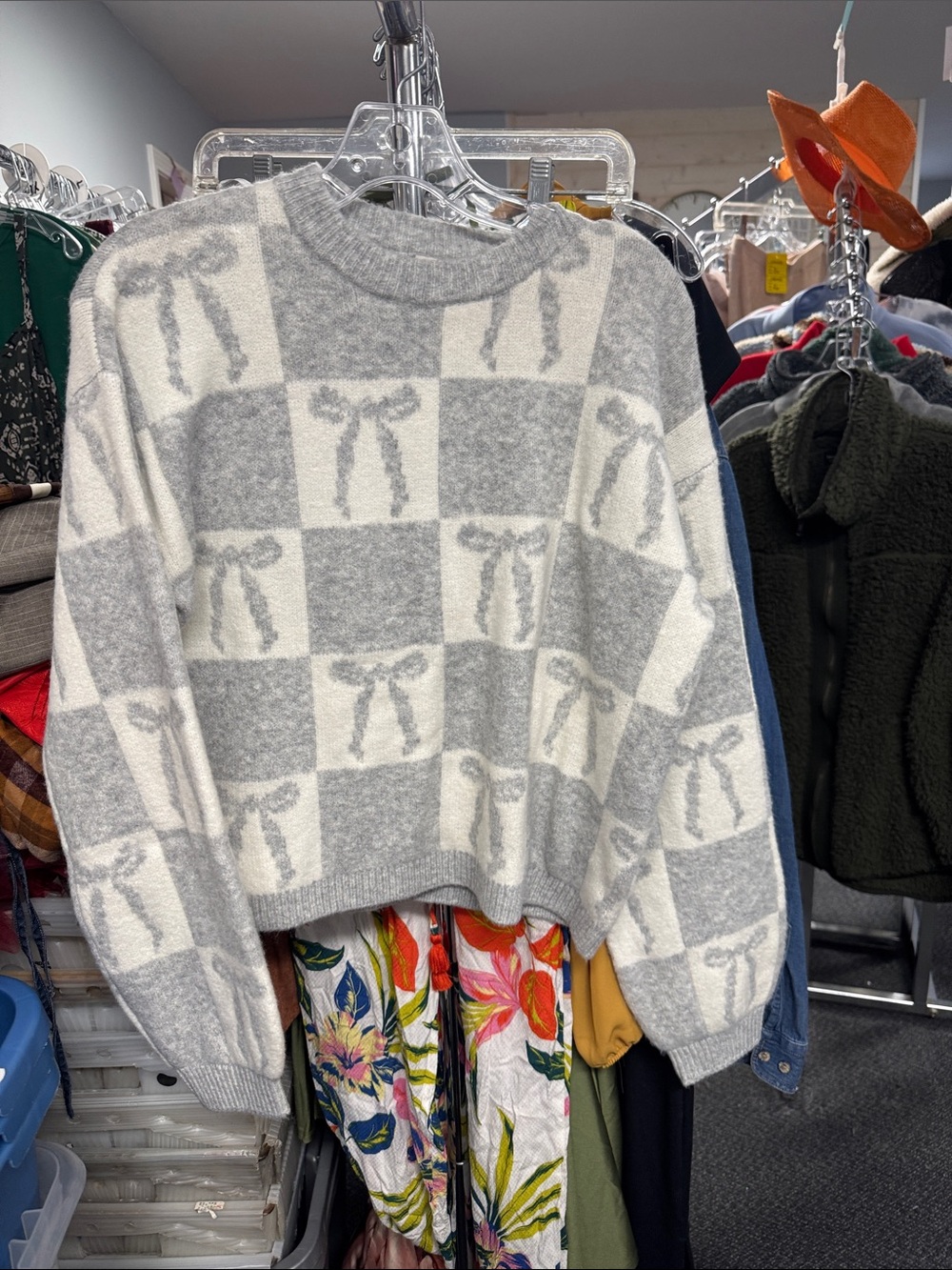 A new day bow sweater S // 091724